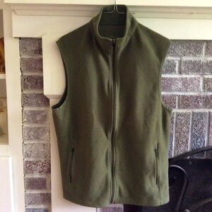 L.L. Bean men’s fleece vest